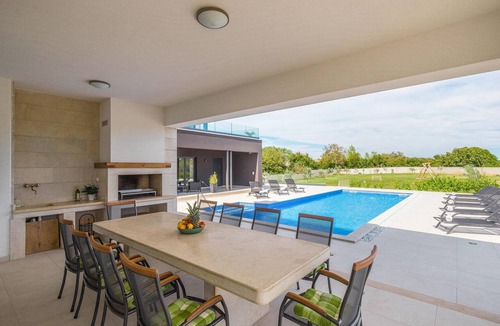 Kujici House | Awesome home in Kujici with sauna