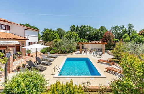 Loborika House | Awesome home in Loborika