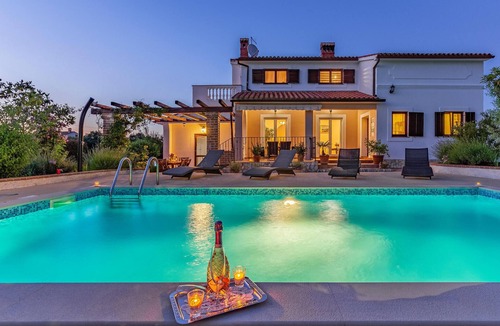Loborika House | Awesome home in Loborika