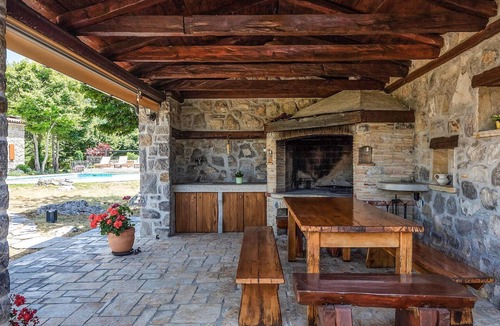 Lupoglav House | Awesome home in Lupoglav