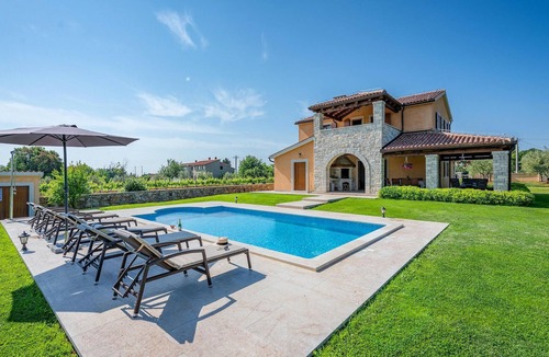 Filipana House | Awesome home in Marcana