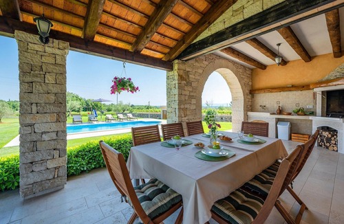 Filipana House | Awesome home in Marcana