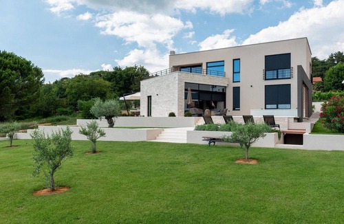 Martinski House | Awesome home in Nedescina with sauna