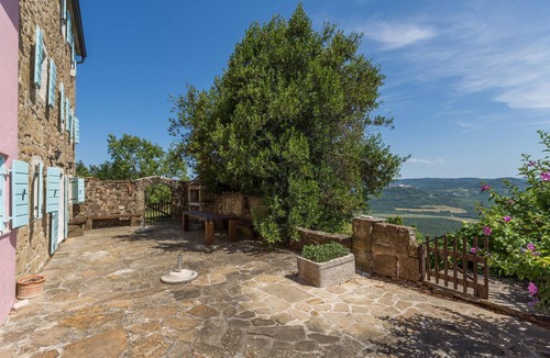 Oprtalj House | Awesome home in Oprtalj