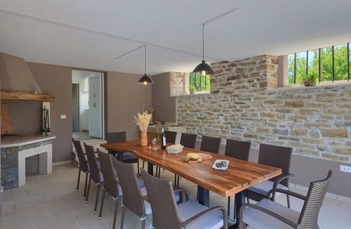 Pazin House | Awesome home in Pazin with sauna