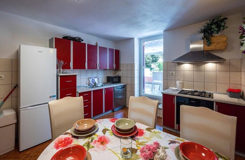 Loborika House | Awesome home in Pula with WiFi