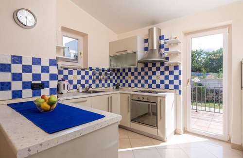 Smrika House | Awesome home in Smrika