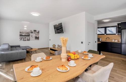 Ravna Gora House | Awesome home in Stari Laz with Wi-Fi