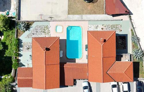 Viskovici Apartment | Awesome Studio In Labin With Swimming Pool