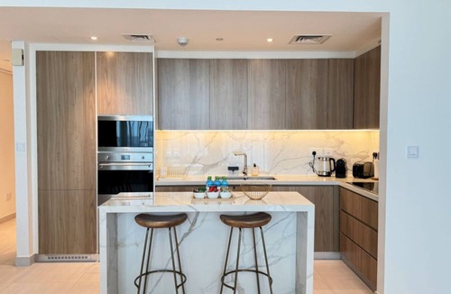 Saadiyat Cultural District Apartment | Azure Bliss: 1BR Retreat Near Saadiyat Attractions
