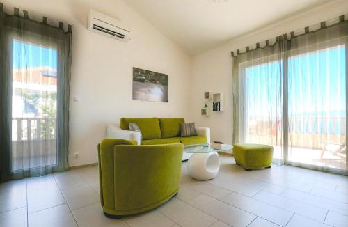 Stomorska Apartment | Azuro Verde