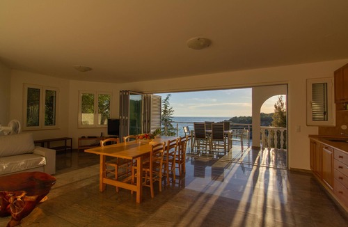 Potocnica Apartment | Beach Apartment 1: private bathing area, sandy beach, WiFi, ideal for families