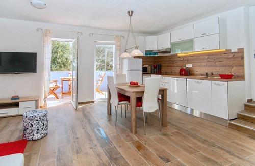 Nerezine Apartment | Beach apartment GALA with cozy terrace with sea view