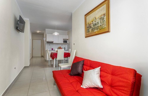 Krk Apartment | Beach front apartment in Pinezici