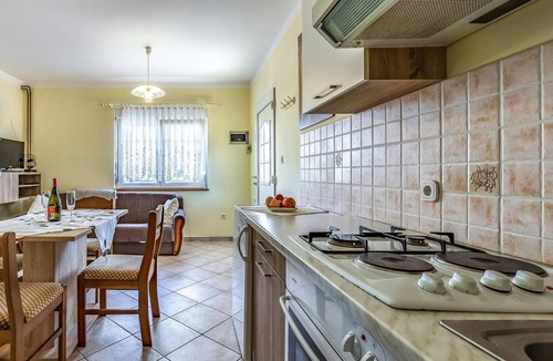 Kavran Apartment | Beach front apartment in Kavran with WiFi
