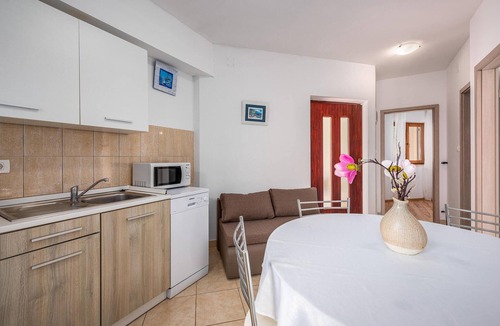 Drenje Apartment | Beach front apartment in Labin with sauna