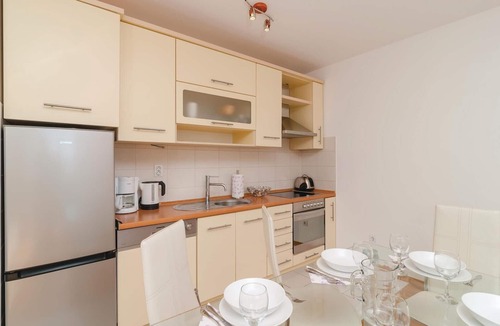 Omis Apartment | Beach front apartment in Omis with house sea view