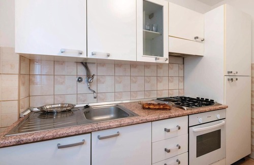 Banjole Apartment | Beach front apartment in Pula with house sea view
