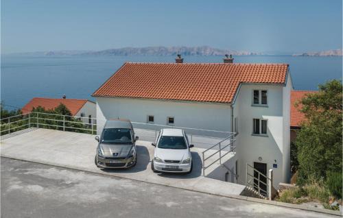 Vratarusa Apartment | Beach Front Apartment In Senj With Wifi