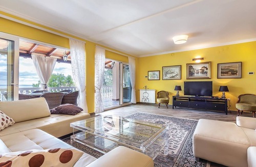 Sarsoni House | Beach front home in Matulji
