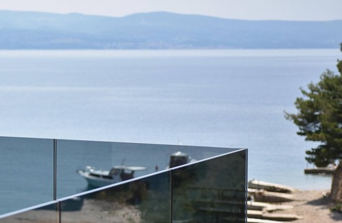 Omis House | Beach front home in Omis with sauna