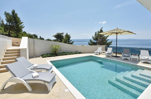 Omis House | Beach front home in Omis with sauna