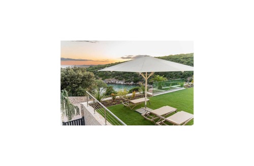 Potocnica House | Beach front home in Potocnica