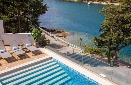 Splitska Villa | Beach Front Villa Splitska