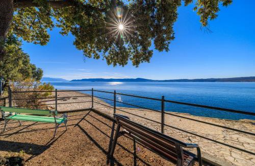 Selce Hostel | Beach Villa Selce