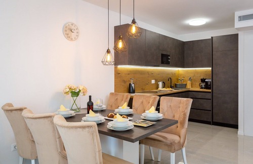 Okrug Gornji Apartment | Beach Villa Valentina