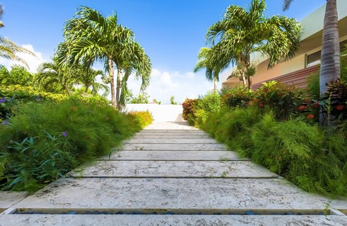 Blowing Point Villa | Beaches Edge - Oceanfont Villa with Pool and Hot Tub