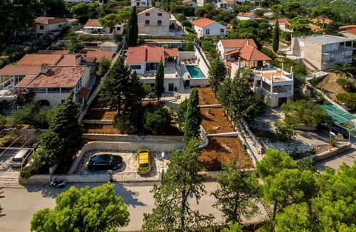 Splitska Villa | Beachfront Villa Dream & Live Brac with Pool