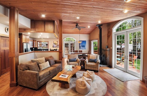 Tahoe Sierra Estates Cabin | Bearadise Luxury Cabin - Close to Tahoe City, Hot Tub