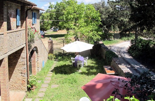 Monteriggioni Villa | Beautiful apartment in villa with WIFI, pool, TV, patio, pets allowed and panoramic view