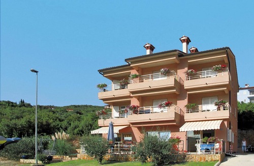 Rabac Apartment | Beautiful apartment for 4 people with pool, WIFI, A/C, TV, terrace and pets allowed