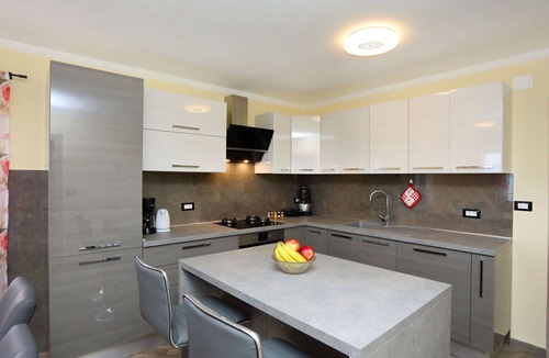 Ravni Apartment | Beautiful apartment for 6 guests with A/C, WIFI, TV and balcony