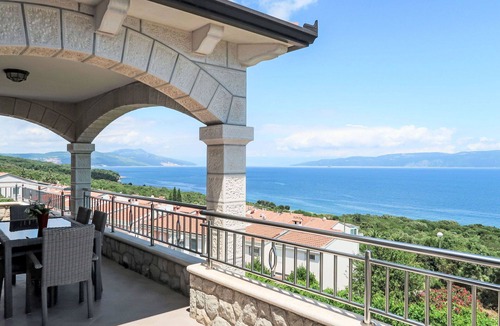 Ravni Apartment | Beautiful apartment for 6 guests with A/C, WIFI, TV and balcony