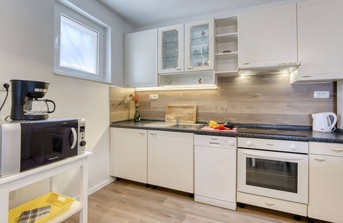 Ika Apartment | Beautiful apartment for 4 people with A/C, WIFI, TV and terrace