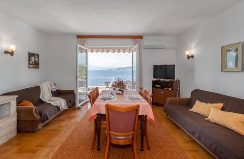Kraljevica Apartment | Beautiful apartment in Kraljevica with WiFi