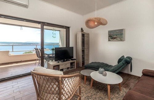 Dramalj Apartment | Beautiful apartment in Dramalj with WiFi