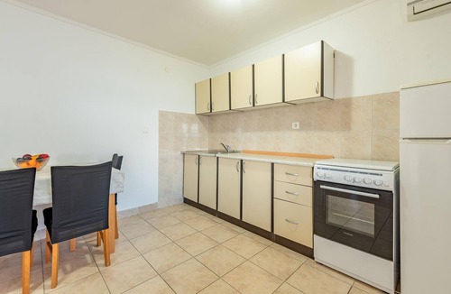 Kustici Apartment | Beautiful apartment in Kustici with WiFi
