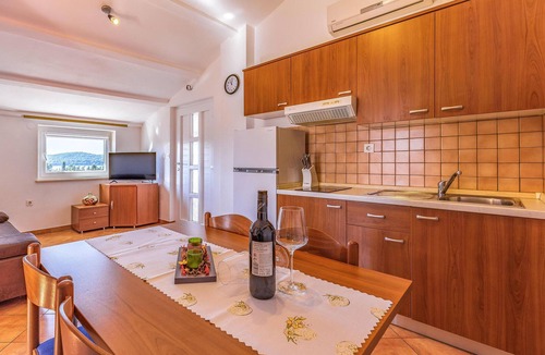 Medulin Apartment | Beautiful apartment in Medulin with WiFi