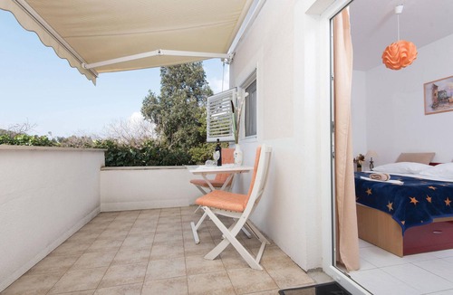 Zuljana Apartment | Beautiful apartment in Zuljana with WiFi