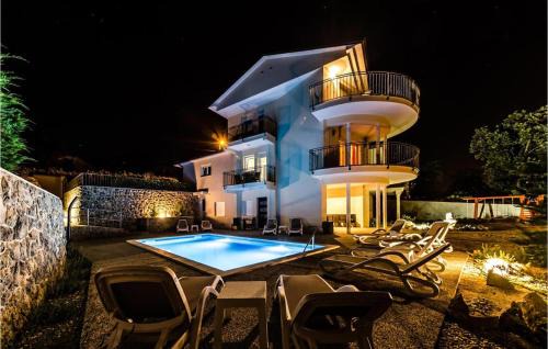 Ika Apartment | Beautiful Apartment In Ika With Outdoor Swimming Pool