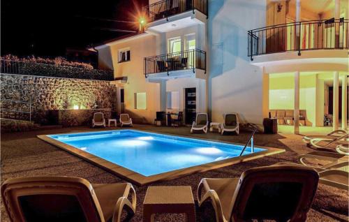 Ika Apartment | Beautiful Apartment In Ika With Outdoor Swimming Pool