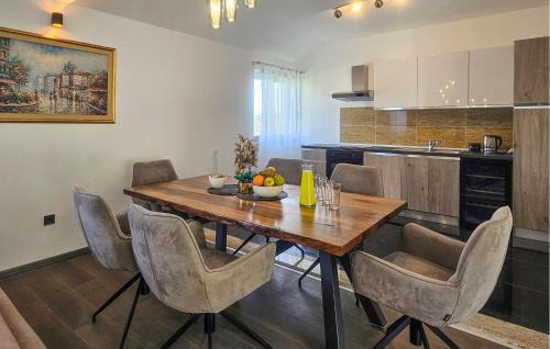 Kucice Apartment | Beautiful Apartment In Kucice With Wifi