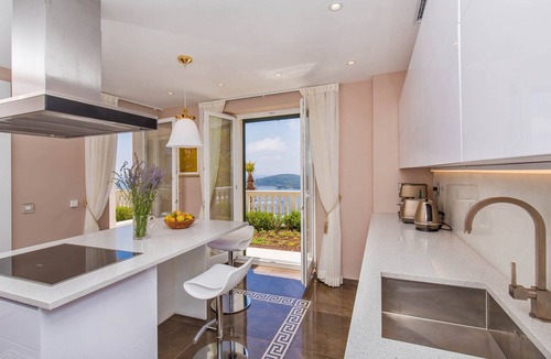 Orasac Villa | Beautiful Dubrovnik Villa | 5 Bedrooms | Villa Gold Dubrovnik | Sea Views