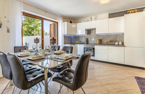 Banjole House | Beautiful home in Banjole with kitchen