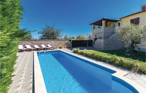 Melnica House | Beautiful Home In Frkeci