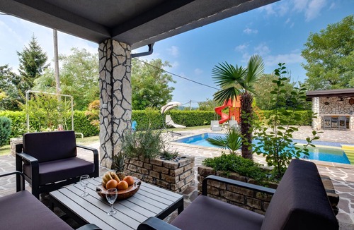 Jakovlje House | Beautiful home in Igrisce